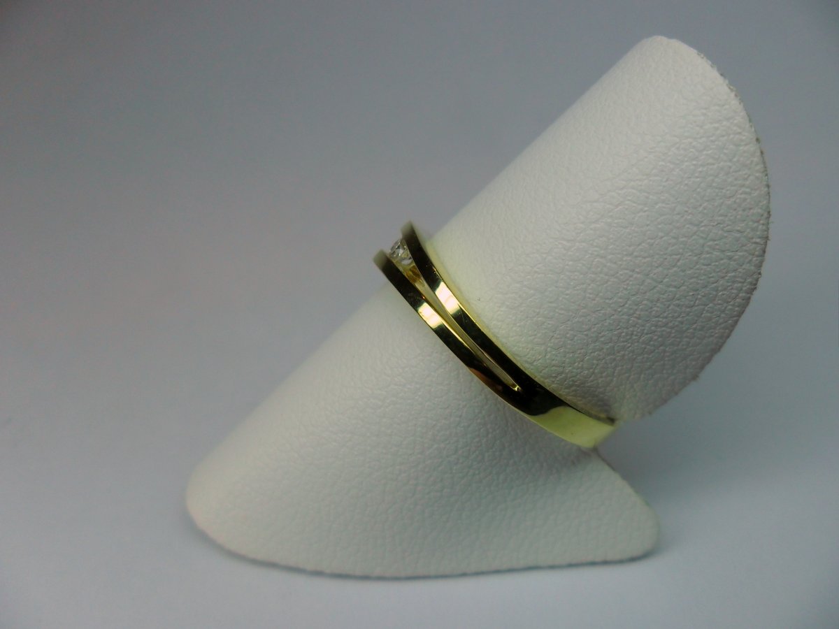 Klemspleet Ring Geelgoud 0.04 crt.